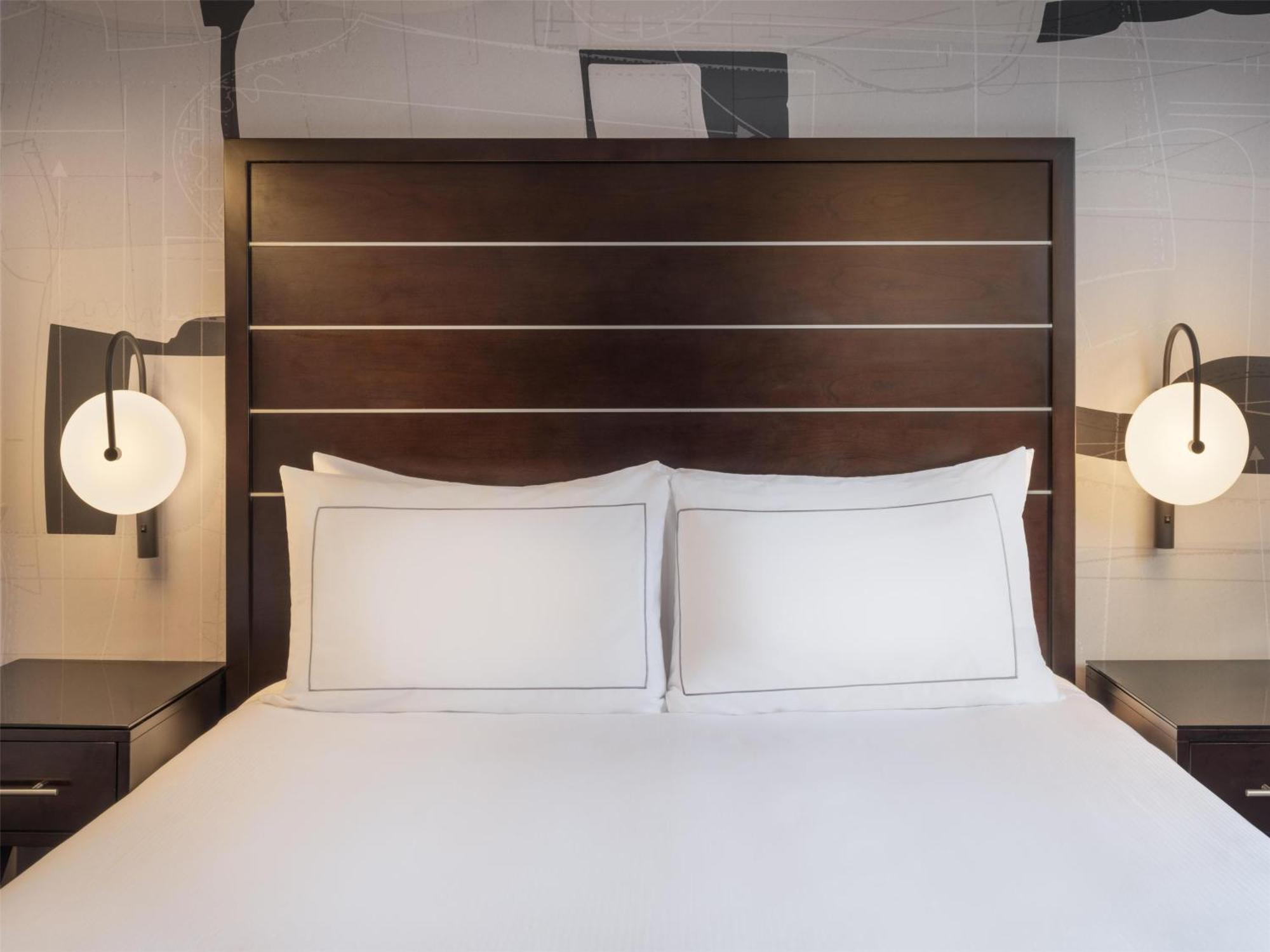 Hilton Fashion District 4*